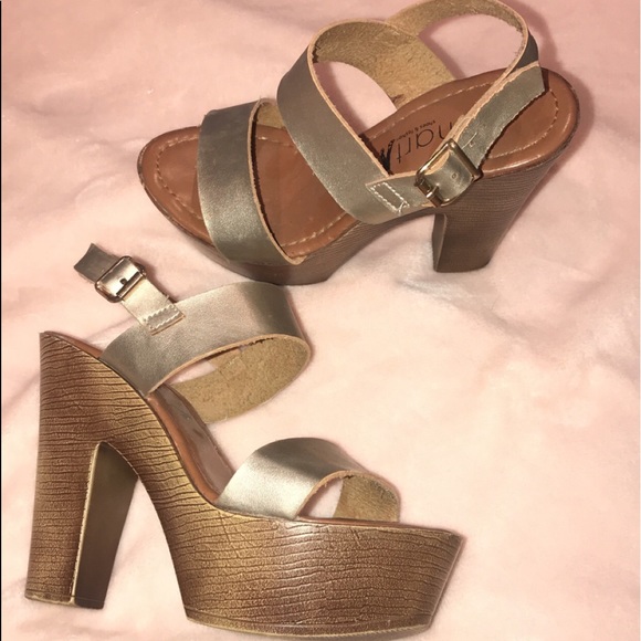 Bronzed wooden heeled sandals - Picture 1 of 4